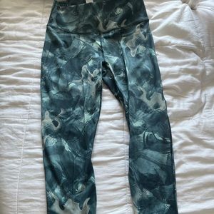 Fabletics print leggings size large!